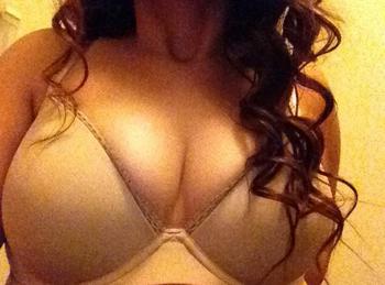, 19  female escort, Regina