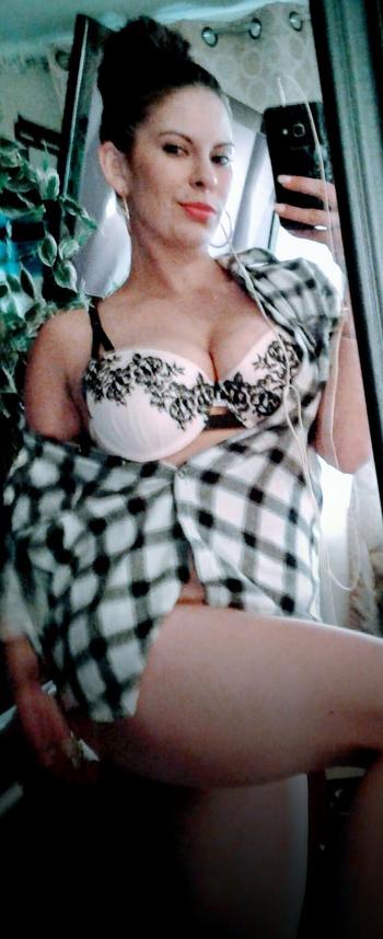 , 28  female escort, Regina