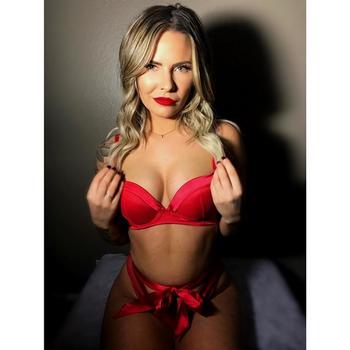 , 27  female escort, Regina