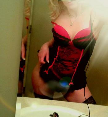 , 35  female escort, Regina